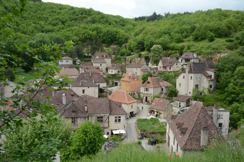 nicotakesusonavisittosaintcirquelapopieacharmingoldvillageperchedonahillsideabout80kmtothesoutheast.jpg