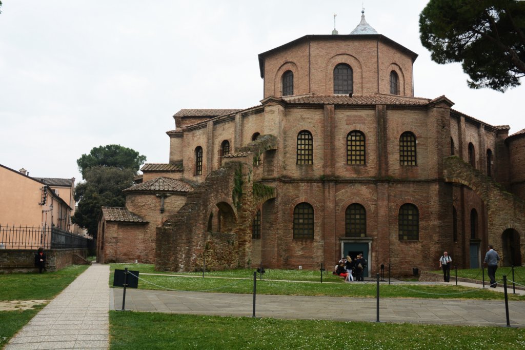 basilicaofsanvitalefromthe6thcentury.jpg