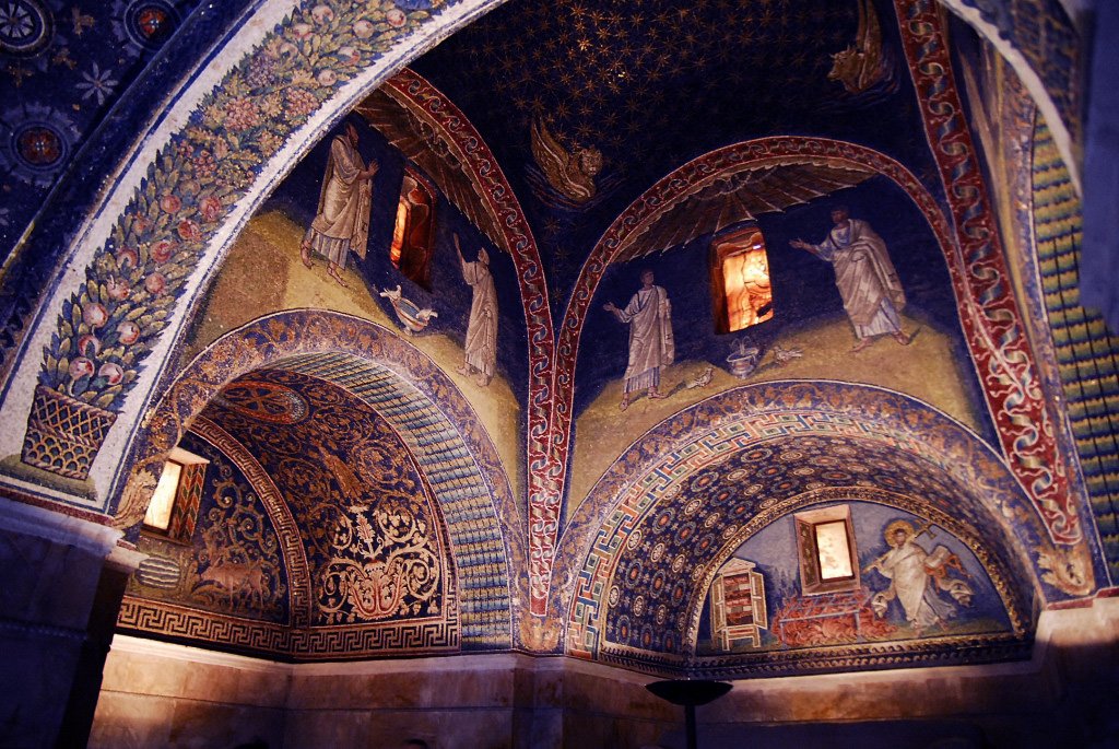 unfortunatelytakingphotosinthemausoleumisforbiddenthisisaviewifoundontheweb.jpg