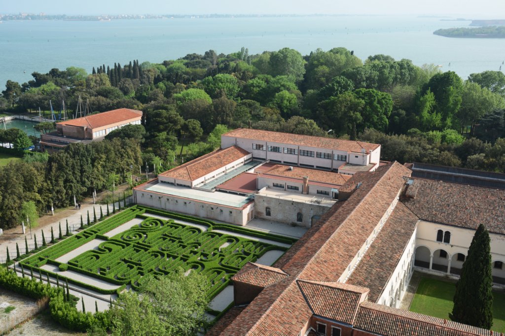 andgetaviewofthegardensoftheformermonastery.jpg