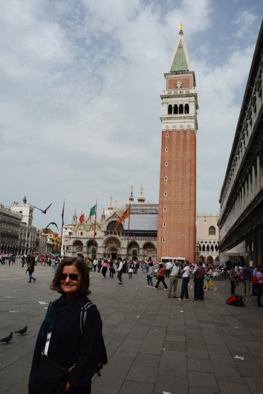 thepiazzasanmarcostillhaspigeonsnotquitesomanyasitusedto.jpg